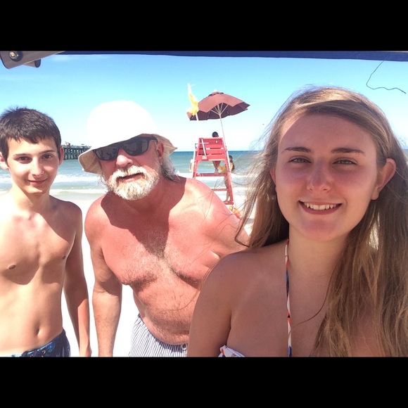 Meet your Posher, Madison - Picture 3 of 10