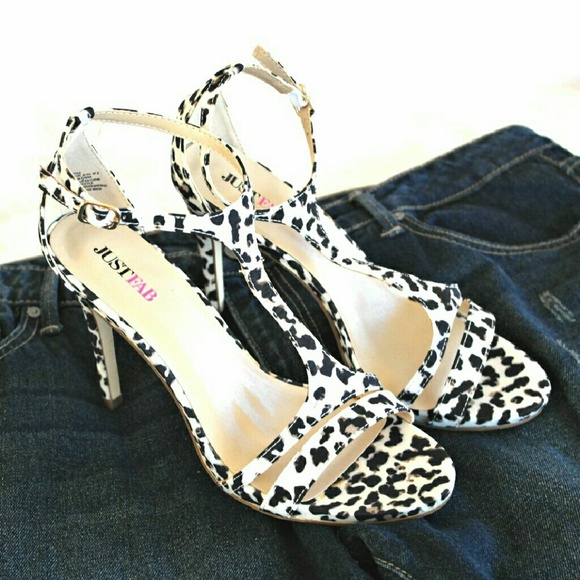 Cynthia sandals heels in animal print. - Picture 2 of 5