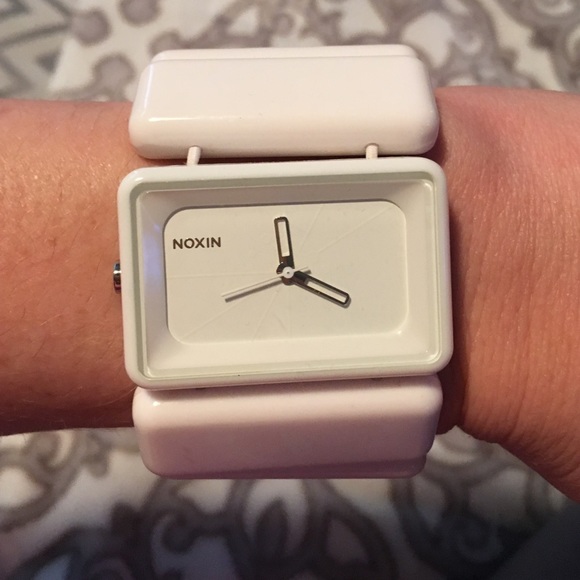 Nixon Bracelet Watch - Picture 2 of 2