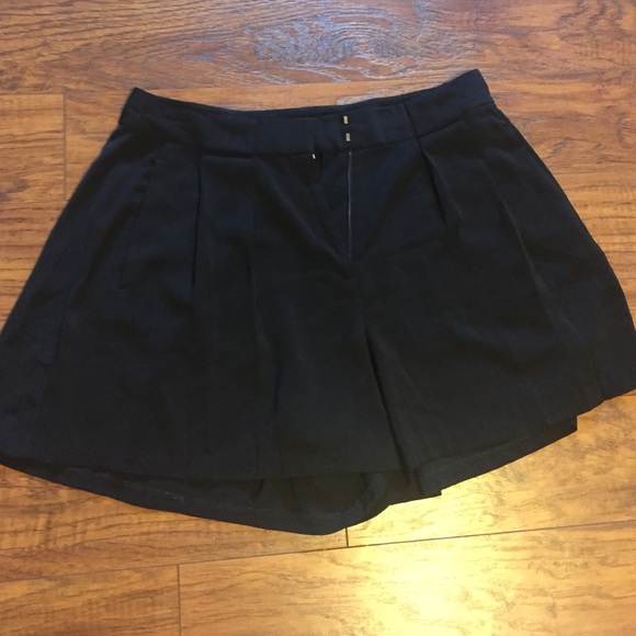 Jennifer Lopez black shorts