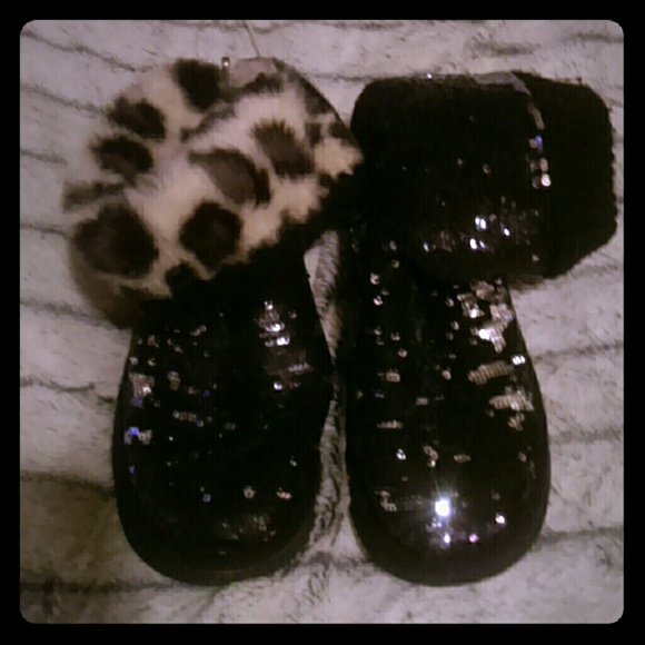 VS PINK SEQUINED BOOTIES