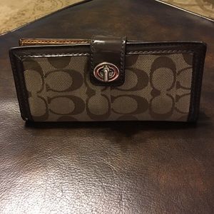 Authentic COACH Wallet. Signature