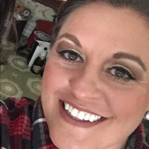 Meet your Posher, Jamie - Picture 2 of 2