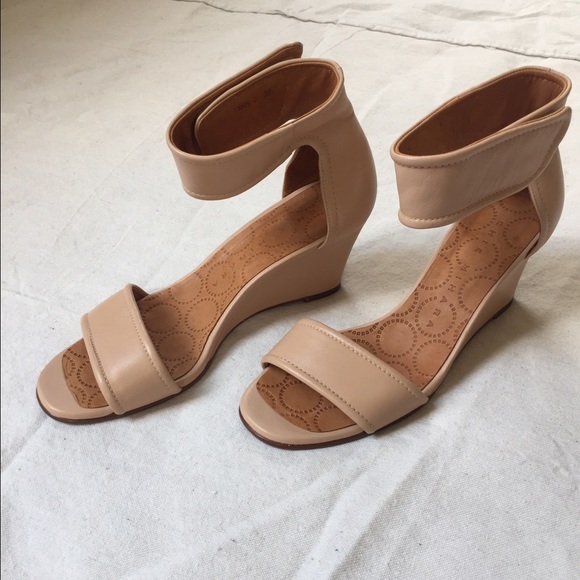 Chie Mihara Ankle Strap Wedge Sandal
