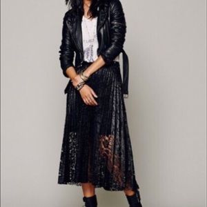 Free People black pleated lace long skirt size 0