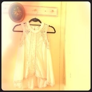 Hi-lo 100% cotton muslin and lace tunic.