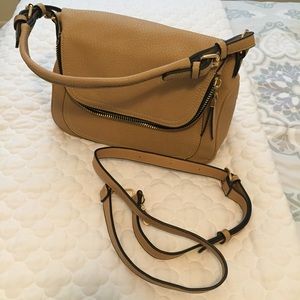 Tan faux leather purse, excellent condition!