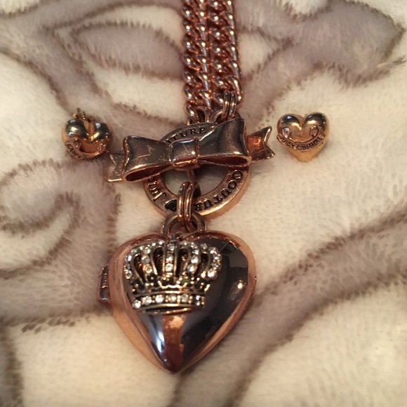 Juicy Couture Set. Necklace and Earrings