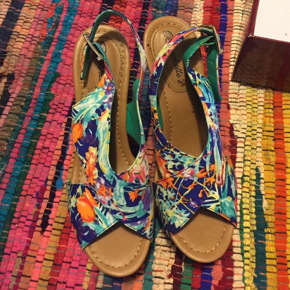 Pattern Women's Heels - Picture 2 of 4
