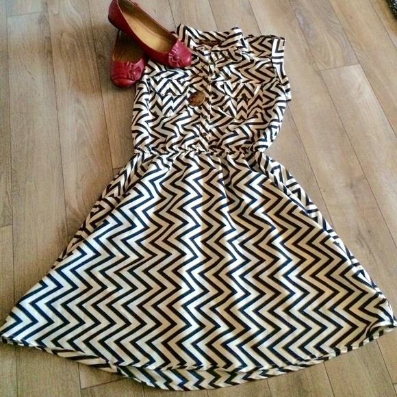 Speed control Dresses & Skirts - WEEKEND SALE! Zig zag navy gold cream dress