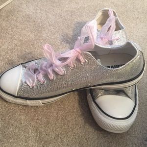Silver sparkle converse!