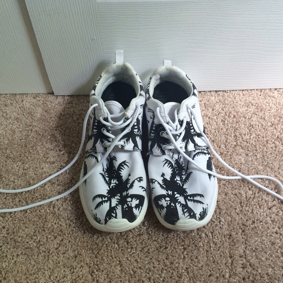 nike palm tree roshes