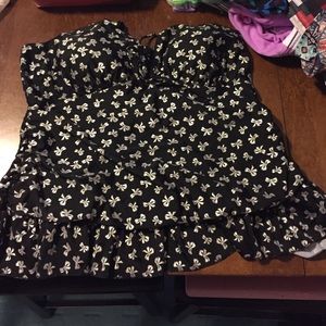 EUC sz 4 Torrid swimsuit top