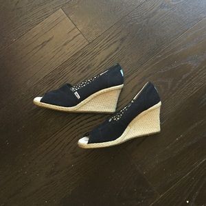 Toms Black Wedges