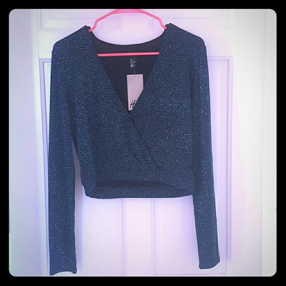 NWOT H&M Short Wrap Front Top