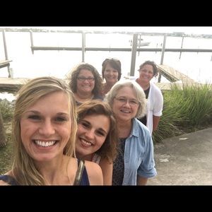 Meet your Posher, Cindy