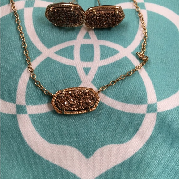 Kendra Scott rose gold earrings and necklace