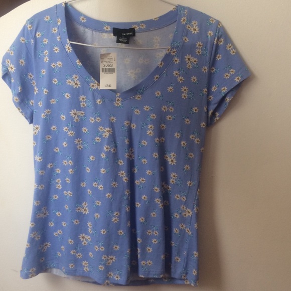 Wet Seal Ditsy Daisy Print shirt