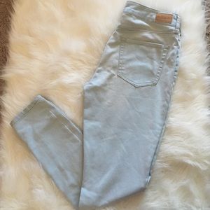 Light wash Aeropostale jeggings!