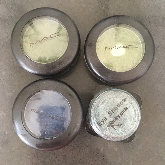 Mac eyeshadows - Picture 1 of 3
