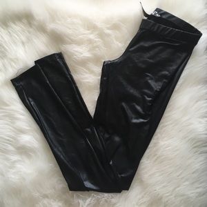 Black spandex leggings!