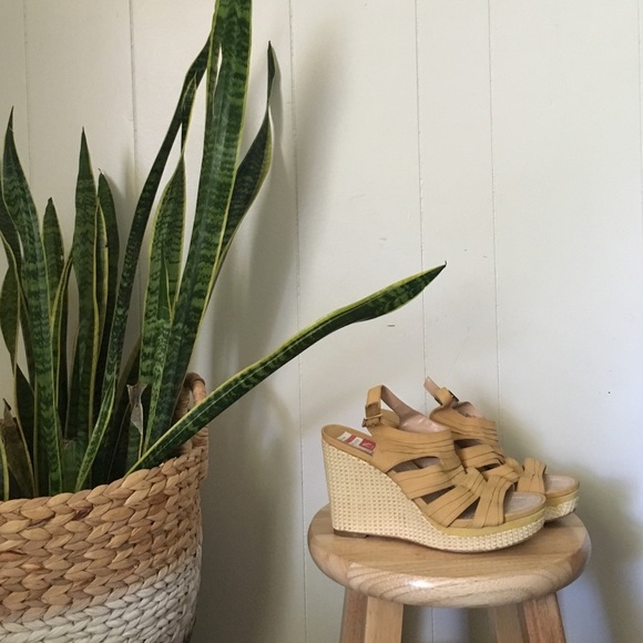 7.5 Nine West Wedges