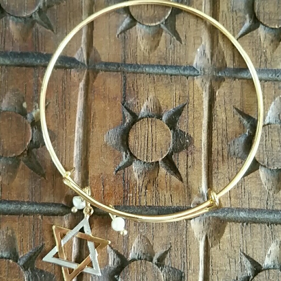 Jewelry - 18k gold plated bracelet