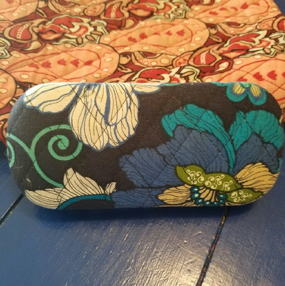 Vera Bradley Glasses Case - Picture 2 of 2