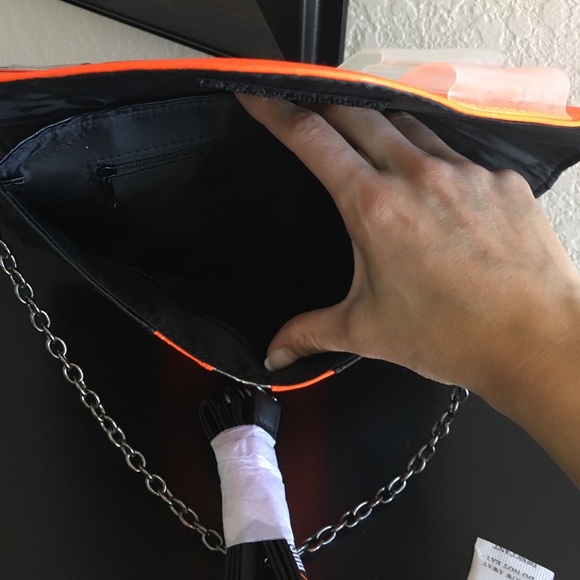 Benefit Make up artist crossbody/cosmetic bag - Picture 3 of 4