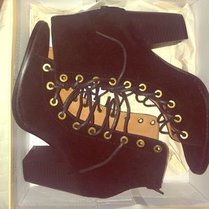 Yoki lace up bootie