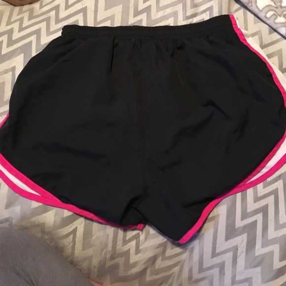 Nike Running Shorts - Picture 2 of 4
