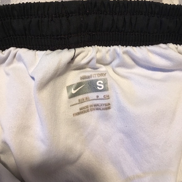 Nike Running Shorts - Picture 3 of 4