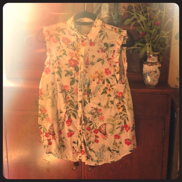 100% cotton Zara floral print top.
