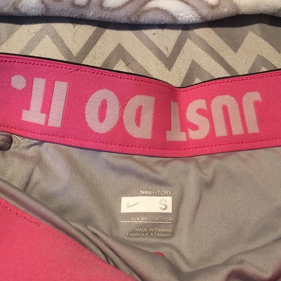 Nike Cotton Running Shorts - Picture 3 of 4