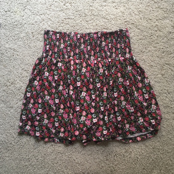 Forever 21 soft floral skirt