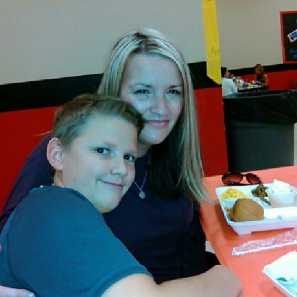 Meet your Posher, Sunny - Picture 2 of 4