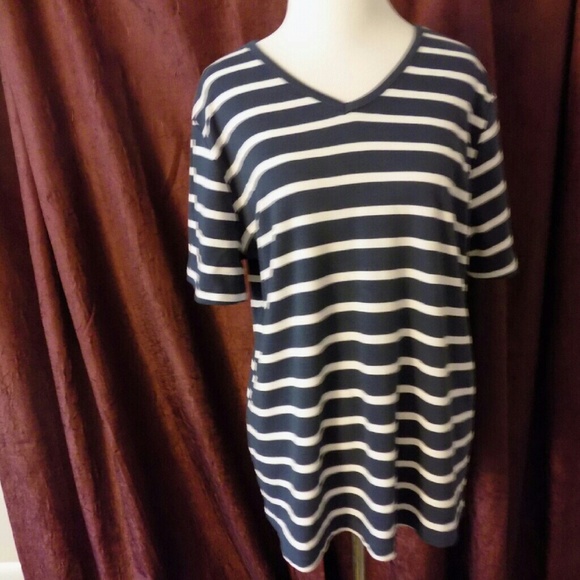 ✔5 for 15✔Navy and White Striped V Neck