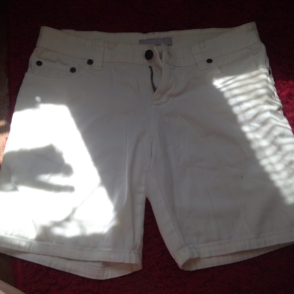 'Max Rave' White Shorts