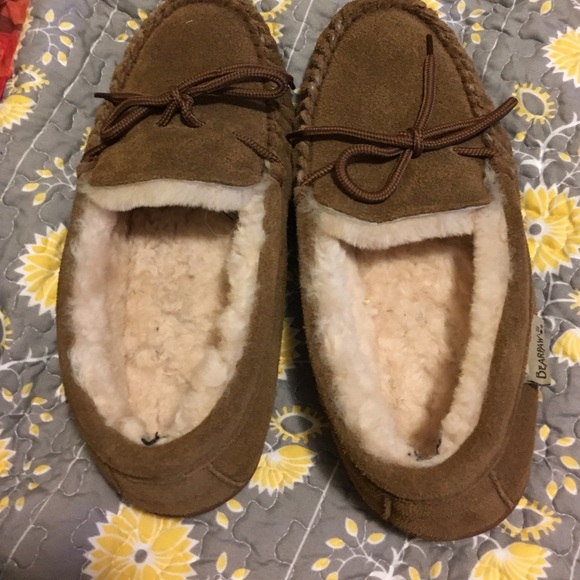 Bearpaw tan moccasins.