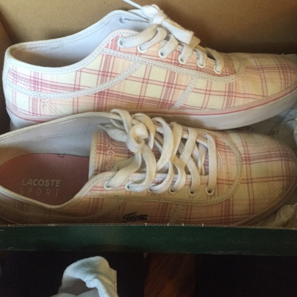 Tennis shoes, very comfy