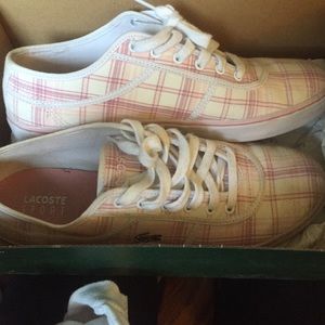 Tennis shoes, very comfy