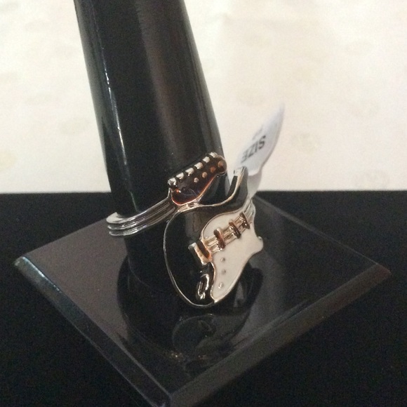 Guitar ring. 🔴as seen here. Imperfect. BUNDLED - Picture 2 of 2