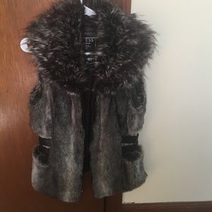 Guess fur vest