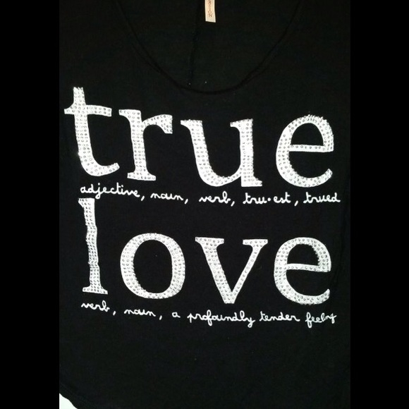 A long sleeve crop top - Picture 2 of 3