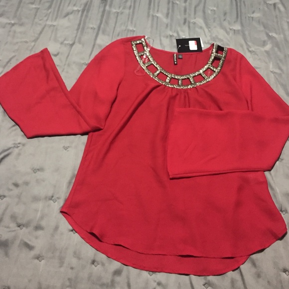 Bundle NWT Gorgeous beaded top