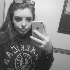 Meet your Posher, Alexandra