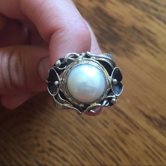 Beautiful "Nest of Lilies" pearl cocktail ring