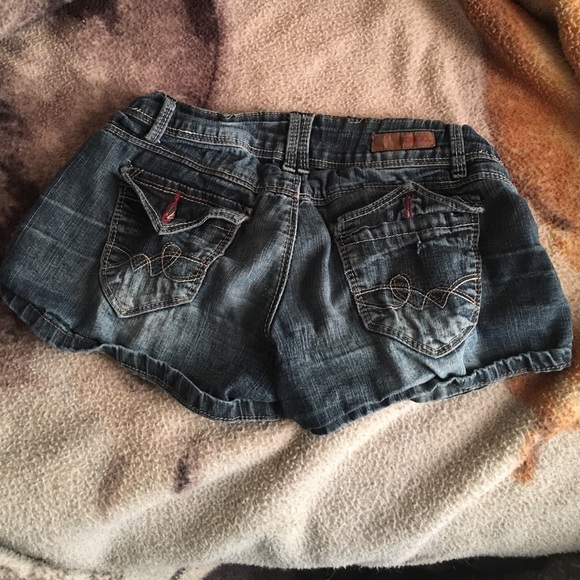 Shorts - Picture 2 of 3