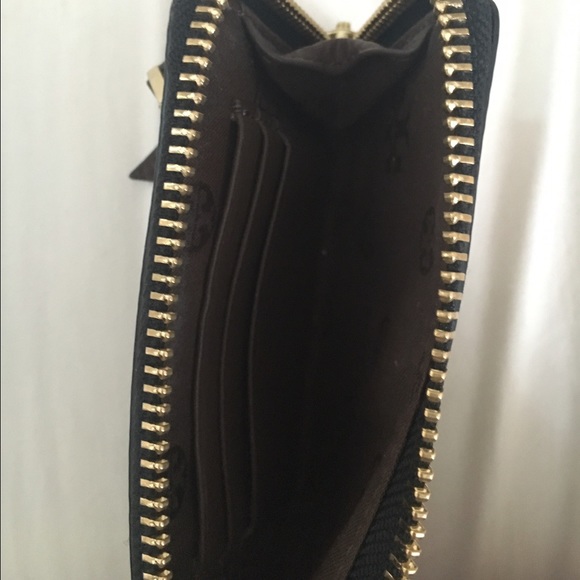 🎉HOST PICK🎉 Tory Burch Wristlet Wallet - Picture 4 of 4