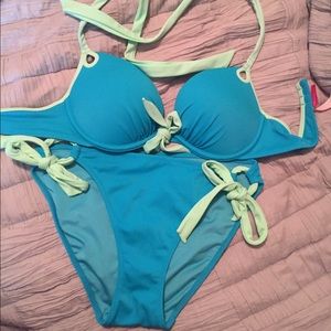 VS bikini